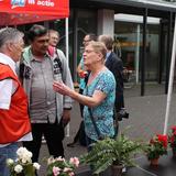 Aalten, FNV, bloemenvouwers, gemeentekantoor, 1 juni 2016 026.jpg